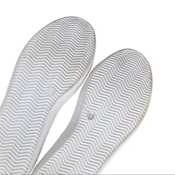 Aztec Print Flat Shoes by Material Girl US 6.5 - Picture 7 of 9